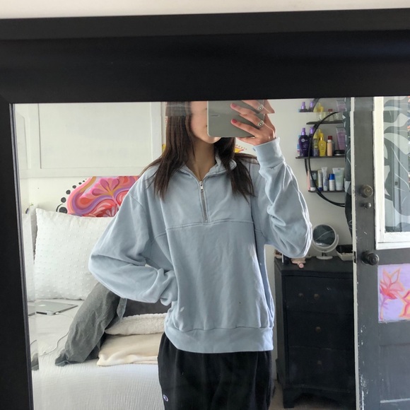 Brandy Melville Sweaters - Brandy Melville zip up